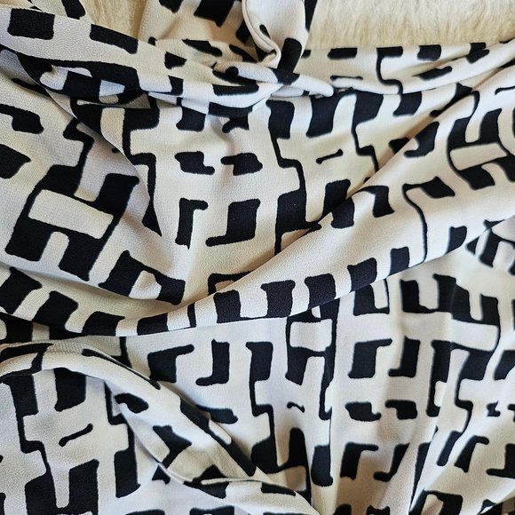 Anne Klein Women's Black and White Pattern Long Sleeves Round-Neck Wrap Dress L - Picture 9 of 9